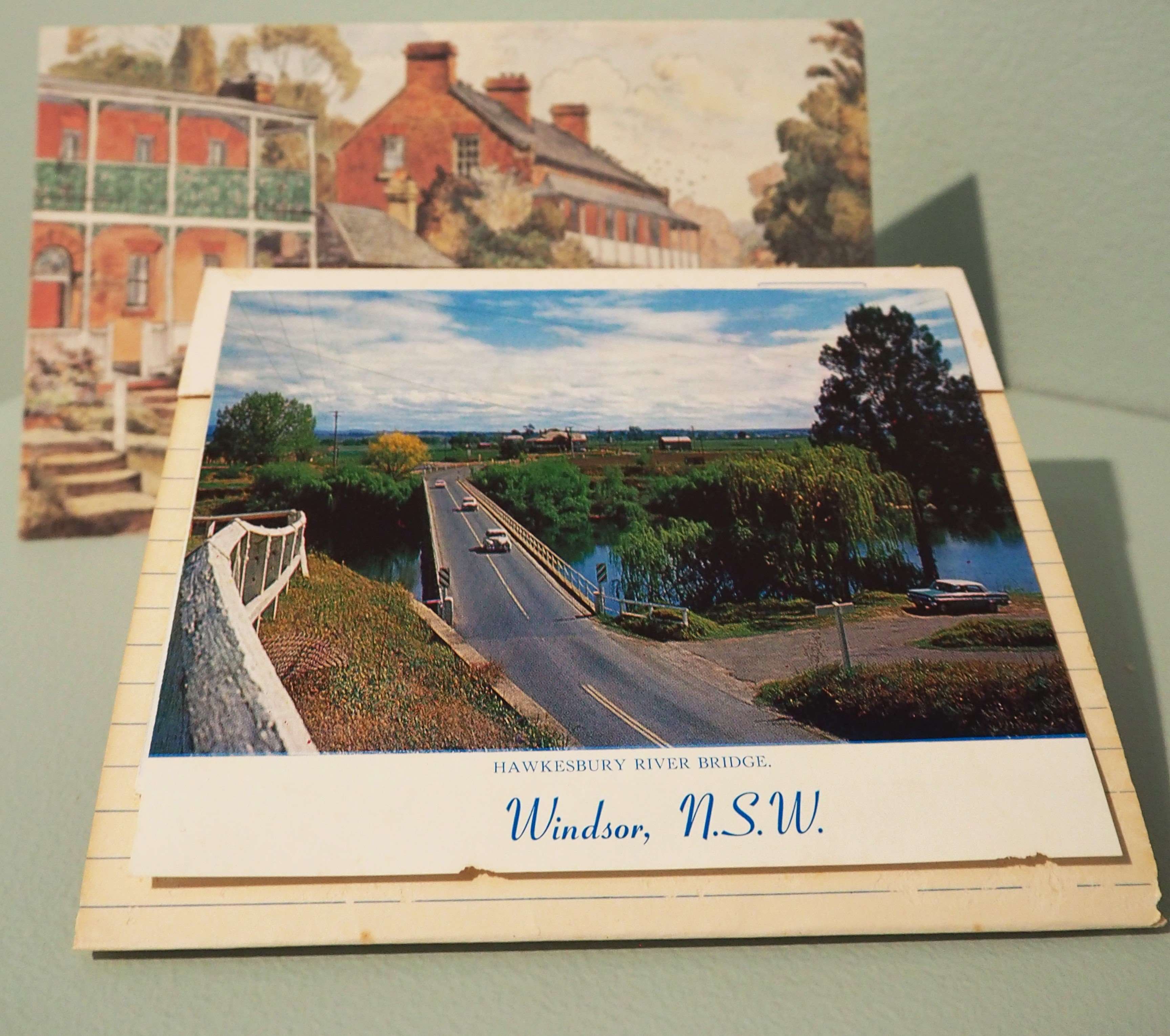 A colour postcard showing the Windsor bridge in 1960s